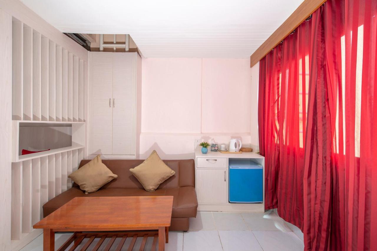 Hotel Oyo 328 Onion House à Plage de Kata Extérieur photo